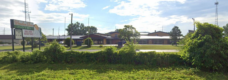 Wooden Shoe Motel - Street View (newer photo)